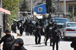 policias-1068x712