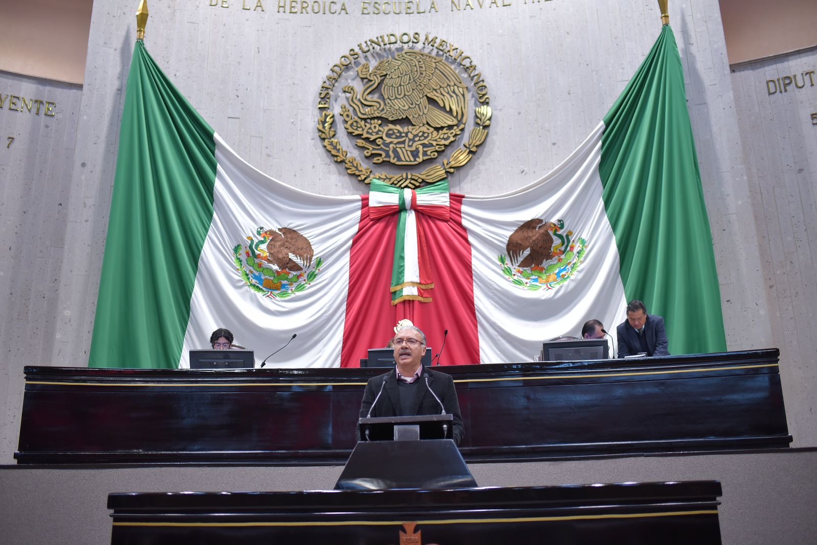 Exhorta diputado a autoridades a invertir en remodelación de bibliotecas