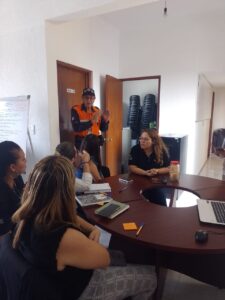Capacita Fomento Agropecuario a IMMUJER sobre prevención ante presencia de abejas