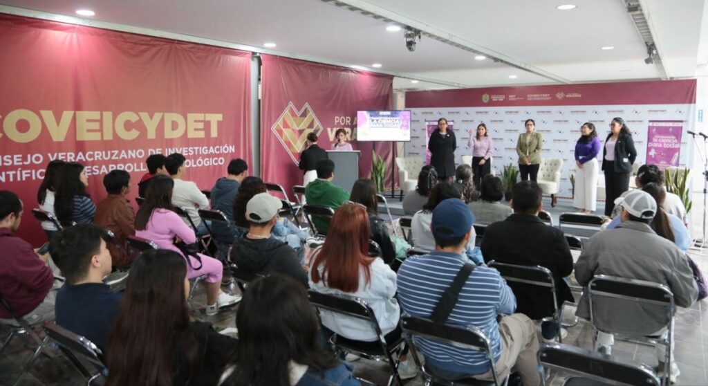 Mujeres científicas se reúnen en Xalapa para resaltar su papel en la investigación y tecnología