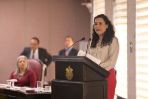Permitir vehículos eléctricos en transporte público, plantea diputada