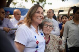 Gobernadora optimiza módulos de licencias y emplacamiento