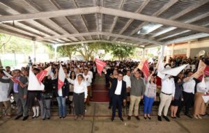 Estudiantes del COBAEV reciben material informativopara prevenir el consumo de drogas como el fentanilo