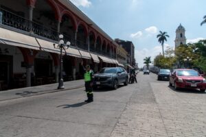 Falso que se permita la circulación de unidades pesadas en el primer cuadro de la ciudad