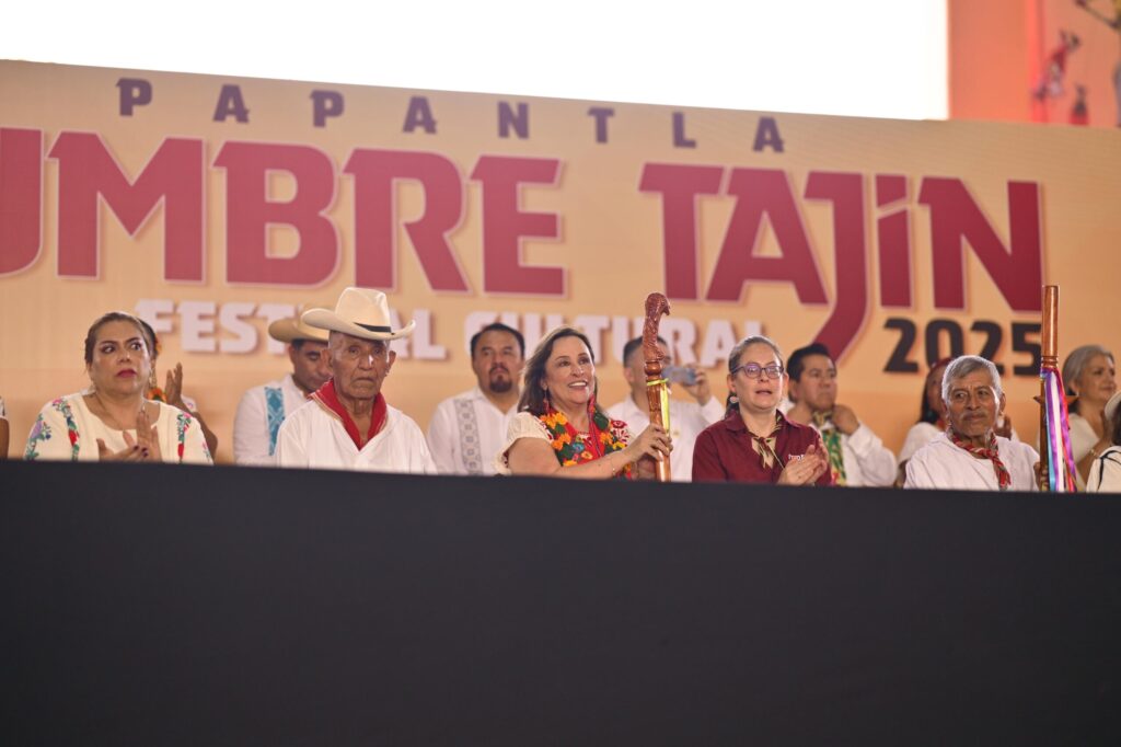 Con respaldo a la cultura totonaca, Rocío Nahle inaugura Cumbre Tajín