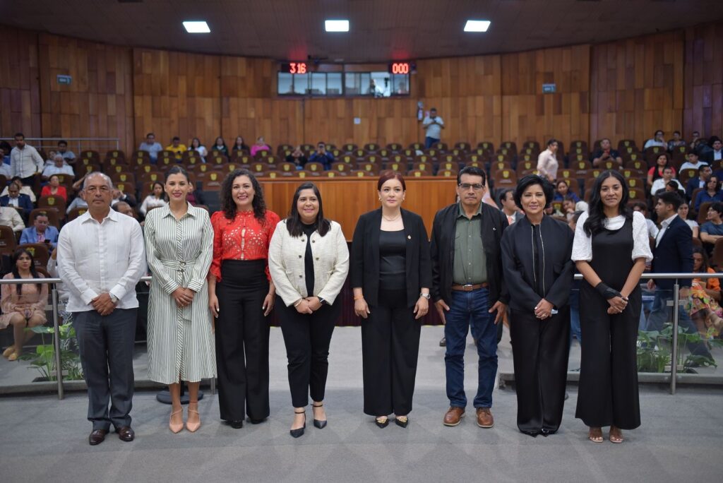 Rinden protesta dos nuevas diputadas a la LXVII Legislatura