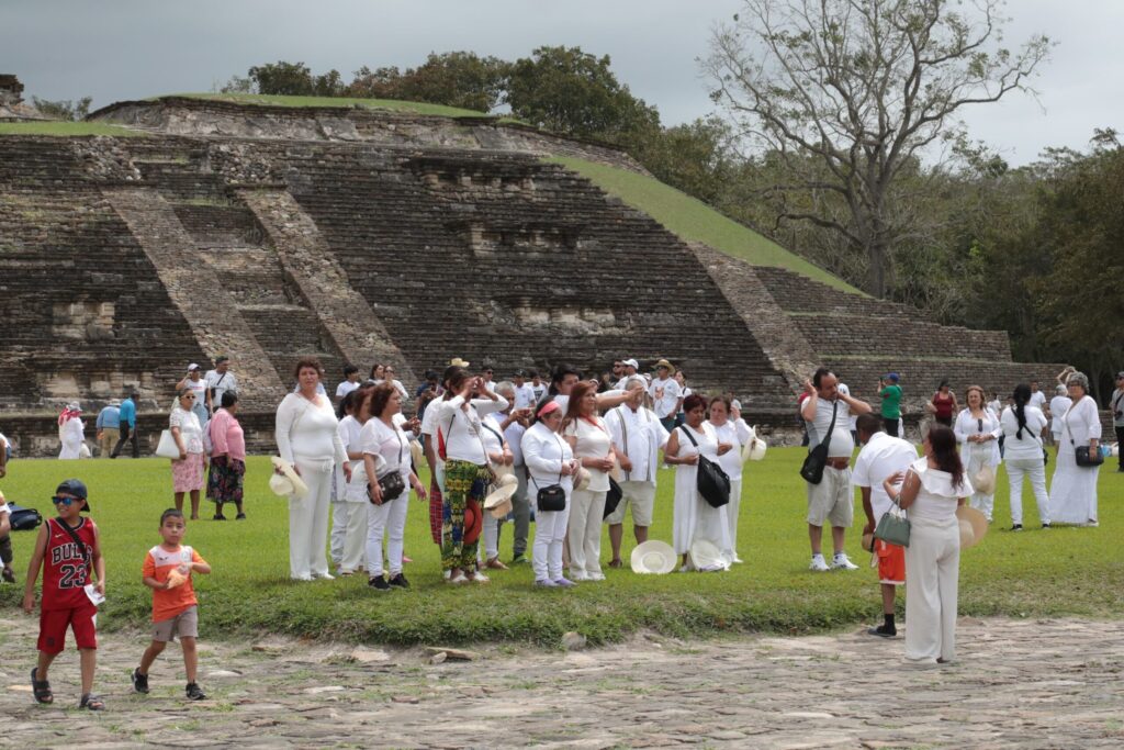 El Tajín sigue atrayendo multitudes tras el equinoccio de primavera  