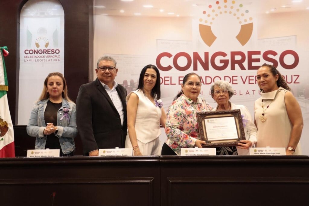 SEV rinde homenaje a pionera de la educación preescolar en Veracruz